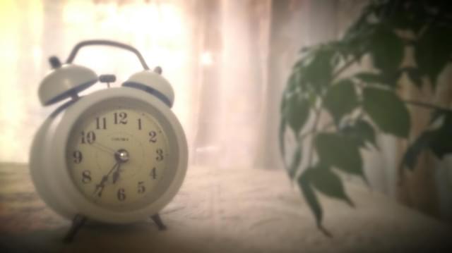 （1）生活が不規則になり、昼夜逆転したり毎日違う時間に起きたり