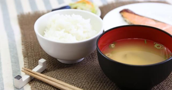 朝食を食べながら話してみよう