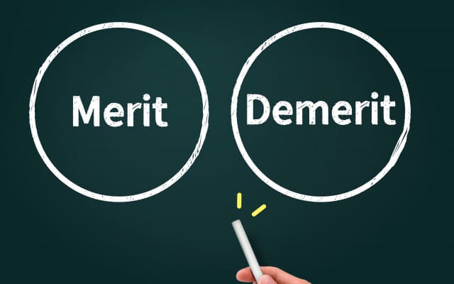 留年が決まったとき、同じ高校に在籍し続けるべき？