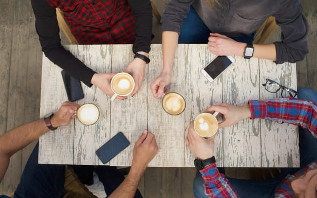 仲間と過ごす（一人にならない）