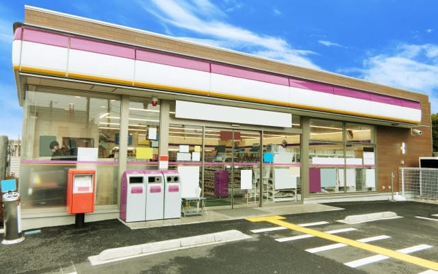 朝のコンビニ