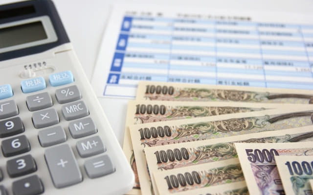 アルバイトをする