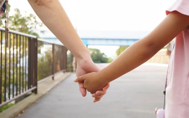 周囲の人や専門機関を頼りましょう