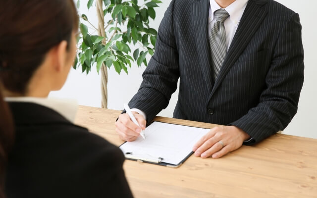 就職して仕事に励む