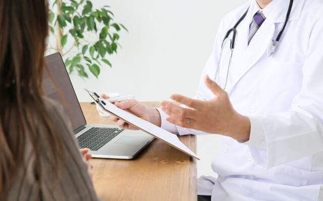 医師、学校の先生、カウンセラーとよく話し合う