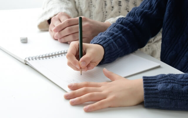 経験豊富なスタッフが受験科目の選定や相談に乗ってくれる