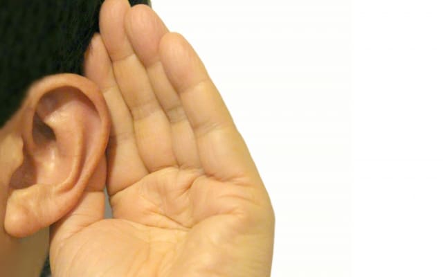 子どもの言葉に耳を傾ける